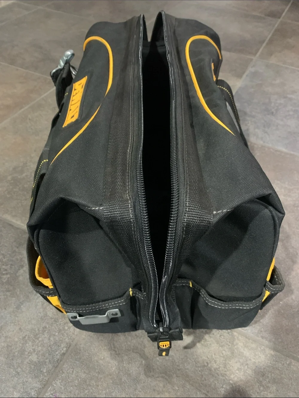 Dewalt Contractor Tool Bag